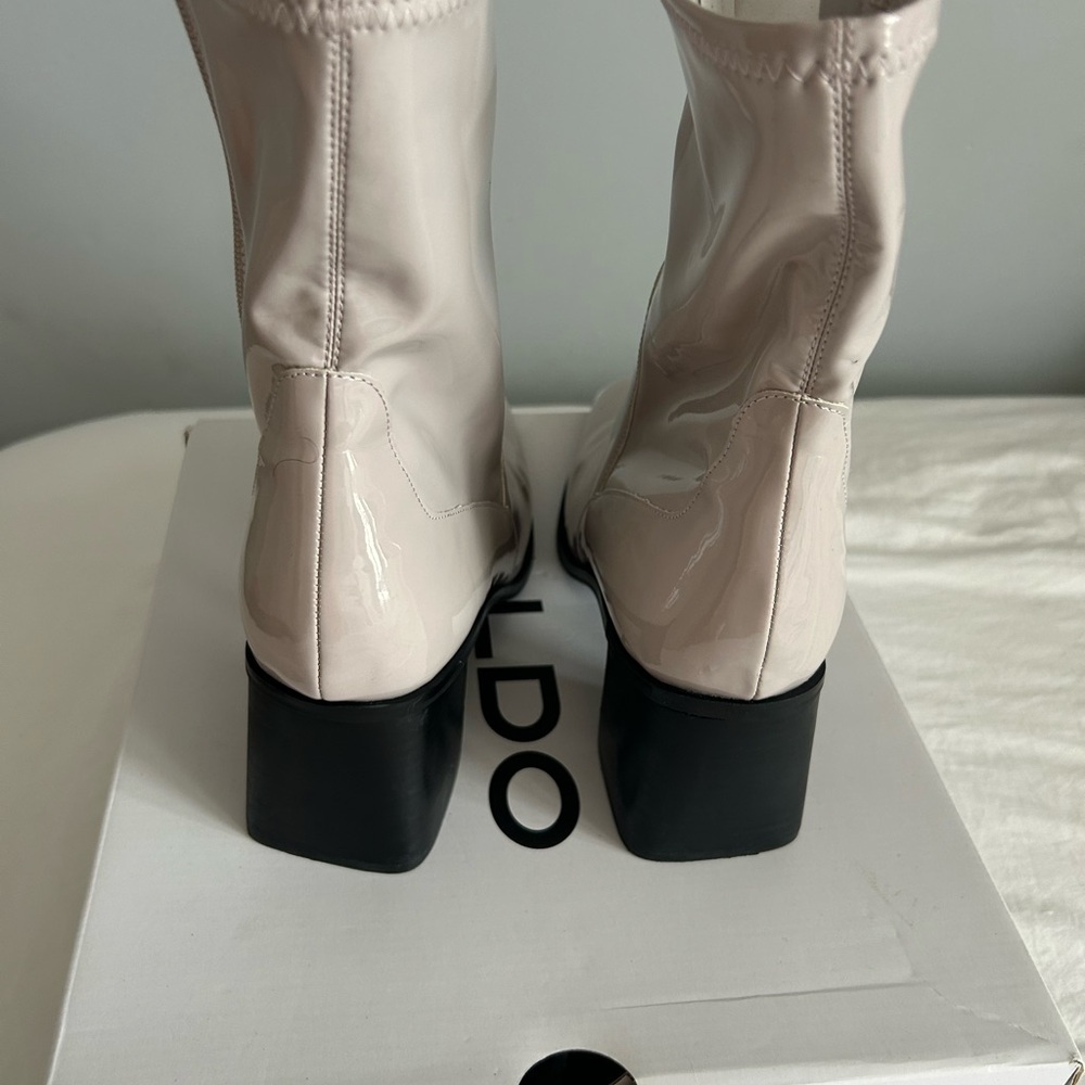 Elegant Cream Ankle Boots - Picture 6 of 9